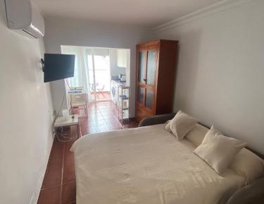 Studio Apartment with Balcony