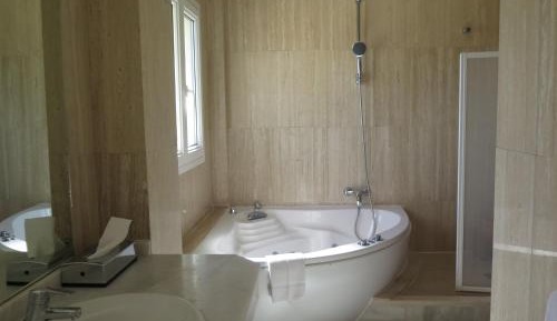 Junior Suite with Spa Bath