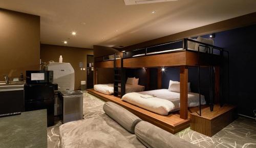 Deluxe Apartment (No Rental Car)