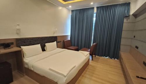 King Room with Mountain View