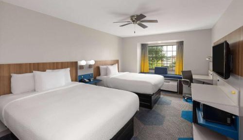 Queen Room with Two Queen Beds - Non-Smoking