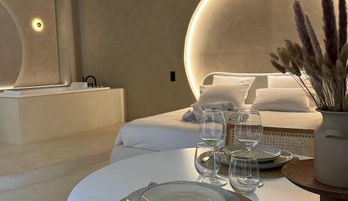 Queen Suite with Spa Bath