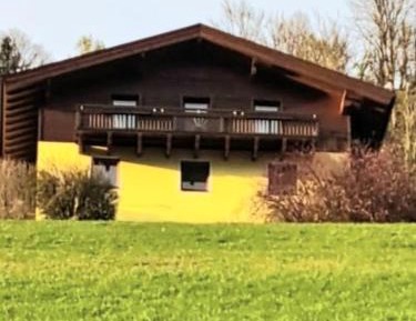 Three-Bedroom Apartment with Mountain View