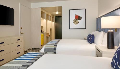 Deluxe Queen Room with Two Queen Beds