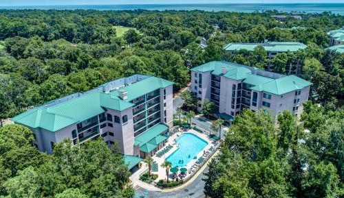 Three-Bedroom Apartment with Balcony