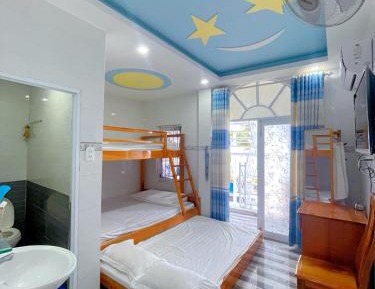 6-Bed Mixed Dormitory Room