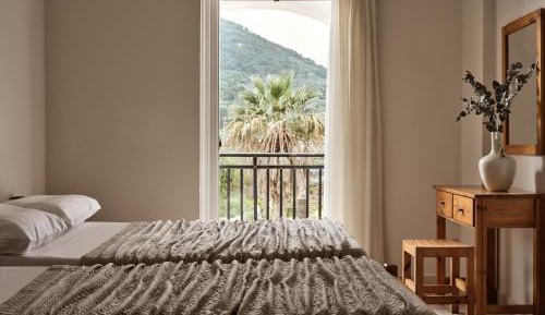 Studio with Balcony