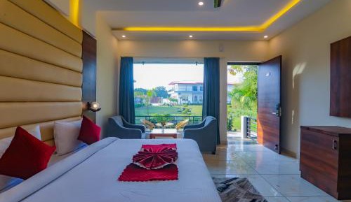 King Room with Balcony