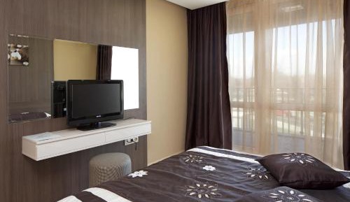 One-Bedroom Suite with Garden View