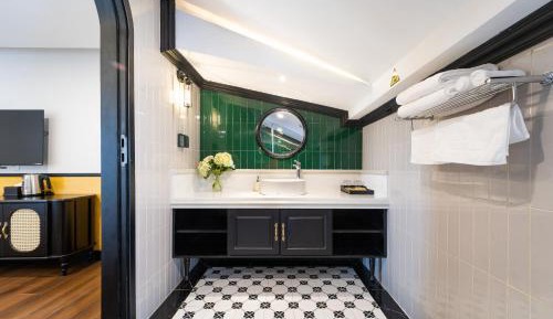 Standard King Room