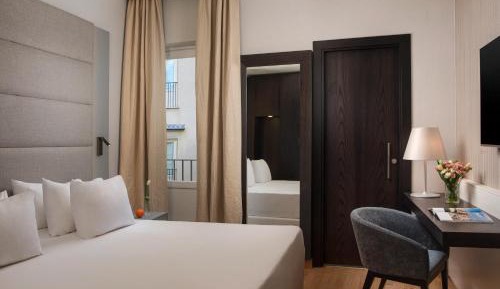 Superior Single Room with Balcony
