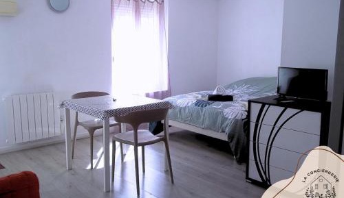 Studio Apartment