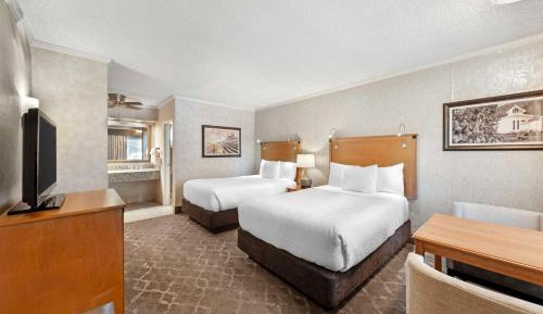 Double Room with Two Double Beds - Non-Smoking
