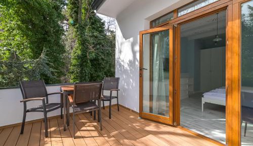 Studio with Garden View