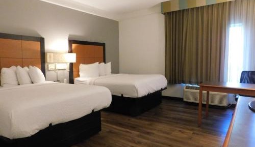 Superior Queen Room with Bath Tub with Grab Bars - Mobility/Hearing Accessible - Non-Smoking