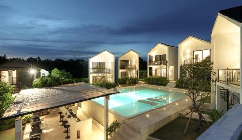 Studio with Pool View