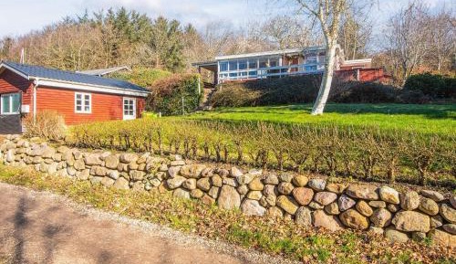 Three-Bedroom Holiday Home 