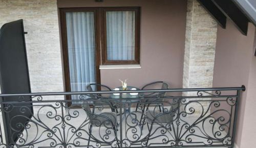 One-Bedroom Apartment with Terrace