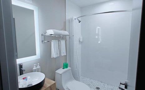 2 Queen Beds, Mobility/Hearing Impaired Accessible Room, Bathtub w/Grab Bars, Non-Smoking