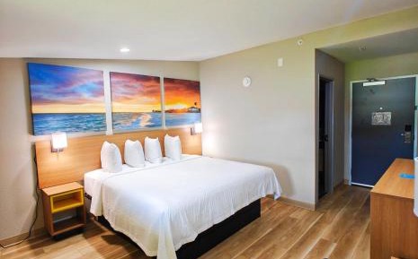 King Room - Non-Smoking