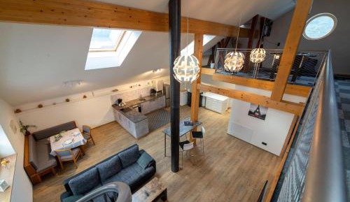 Two-Bedroom Apartment with Shower 