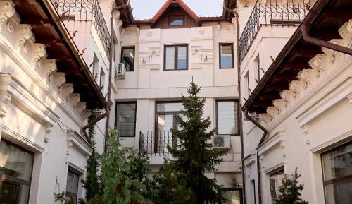 Apartment with Garden View