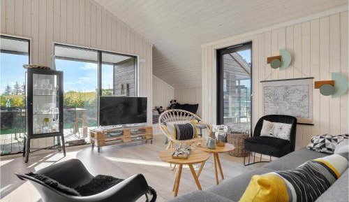 Four-Bedroom Holiday Home