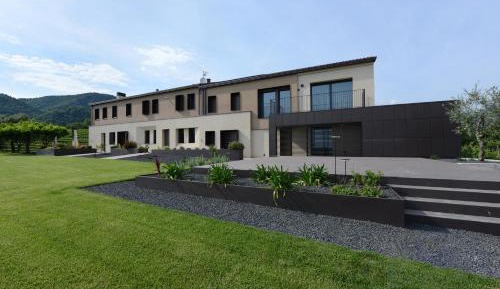 Two-Bedroom Apartment with Terrace