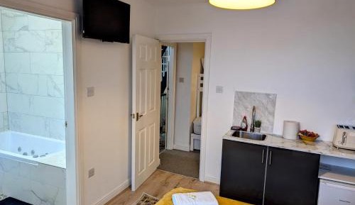 Deluxe Suite with Spa Bath
