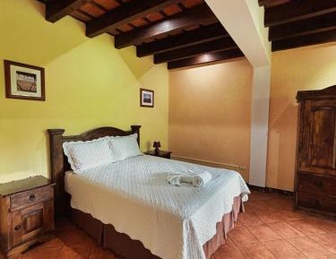 Queen Room with Garden View