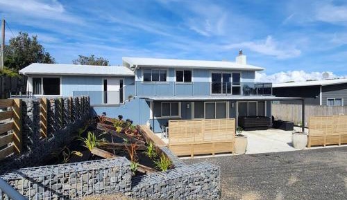 Three-Bedroom Premium Apartment with Balcony