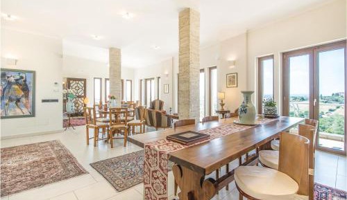 Six-Bedroom Holiday Home