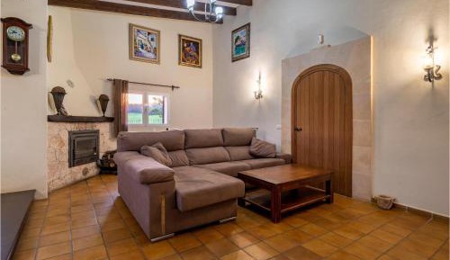 Three-Bedroom Holiday Home 