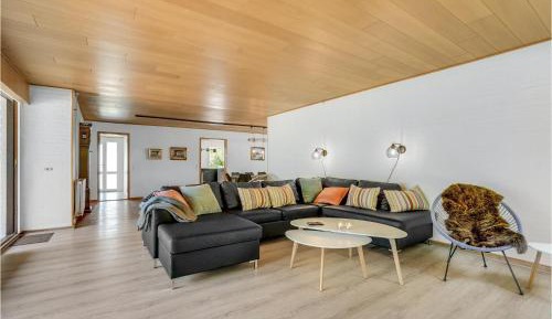 Five-Bedroom Holiday Home