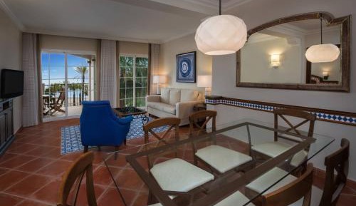 Three-Bedroom Apartment with Balcony