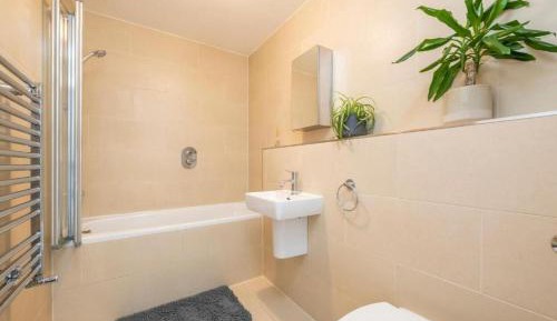 Four-Bedroom Luxury Apartment