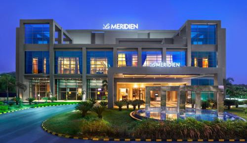 Club Twin Room with Lounge Access and Complimentary one way Airport Transfer