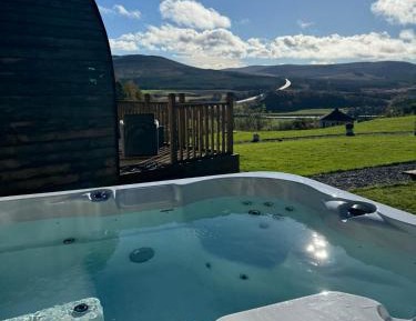 Luxury Glamping Pod with Hot Tub 