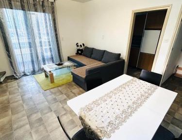 One-Bedroom Apartment with Balcony