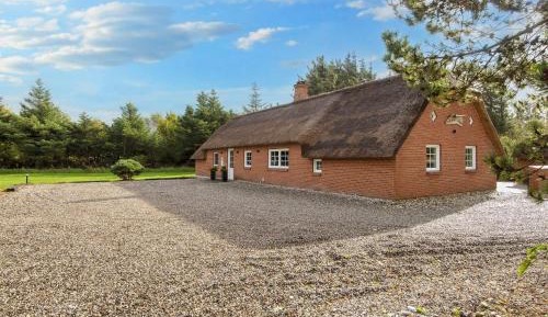Five-Bedroom Holiday Home
