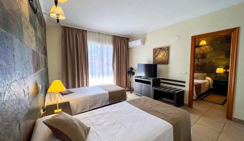 Family Suite (4 Adults)