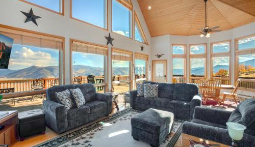 Three-Bedroom Vacation Home 