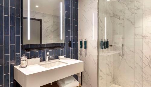 Super King One-Bedroom Suite