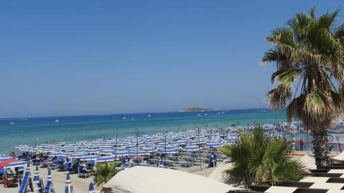 Two-Bedroom Apartment (4 Adults)