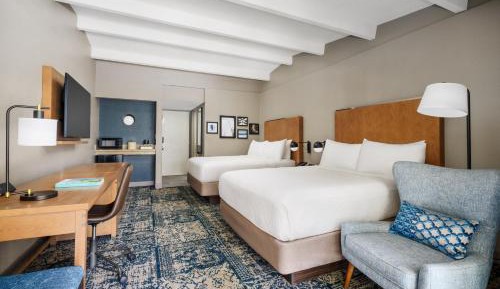 Deluxe Queen Room with Two Queen Beds, Balcony and Gulf View