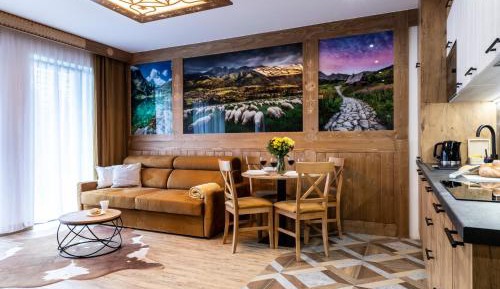 Deluxe Queen Suite