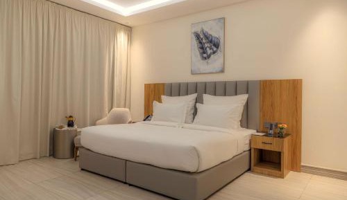 Deluxe King Room