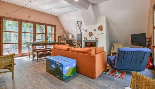 Three-Bedroom Holiday Home 