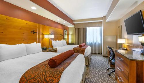 Queen Suite with Sofa Bed and Balcony - Mountain View