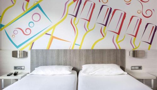 Standard Room with 2 Single Beds